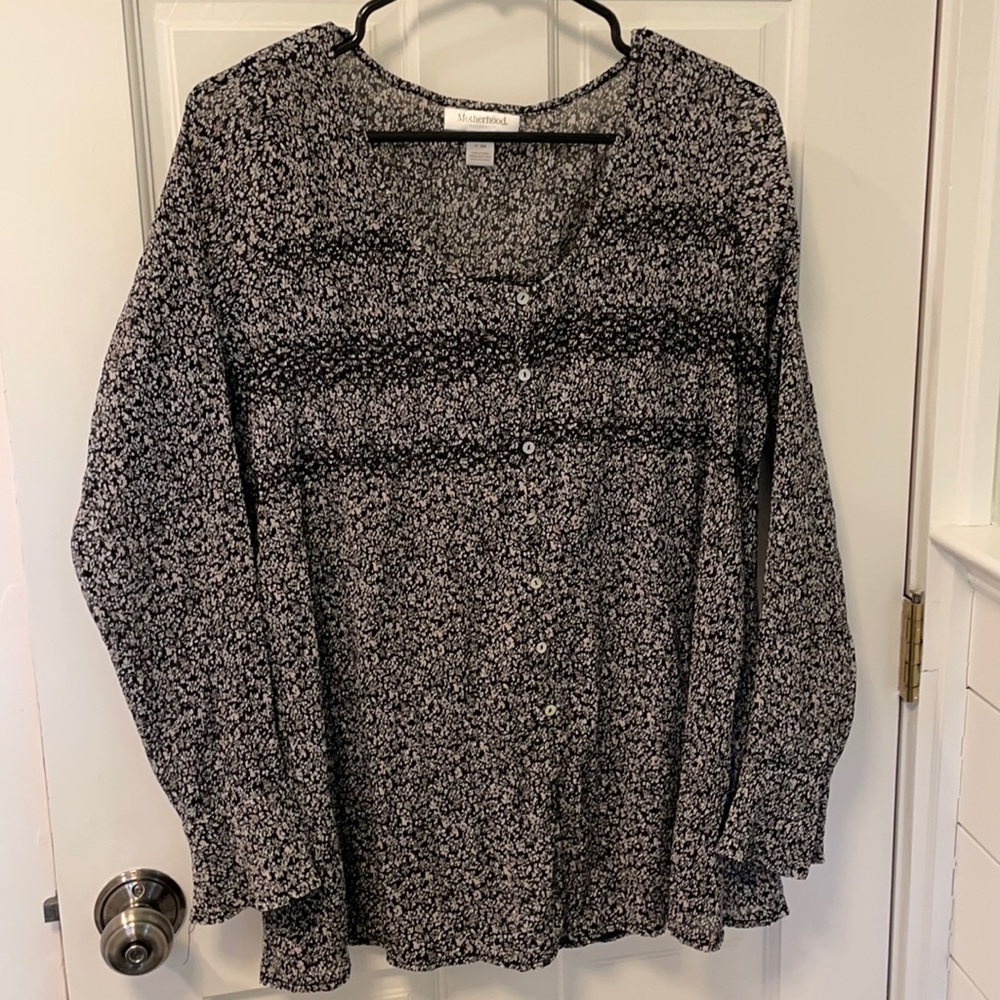 Black and white maternity top